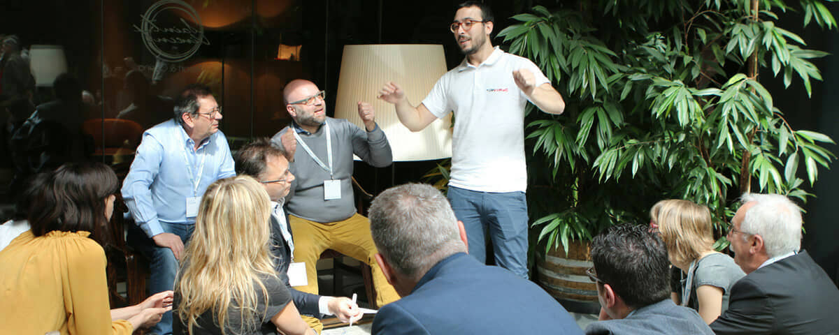 A coaching session with the team and its profiles